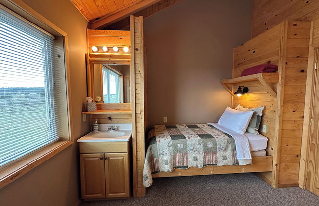 Mount Peale Country Inn near Moab - Photo 37