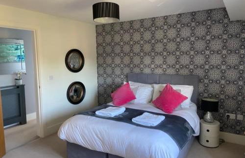 HM111 Penthouse Apartment with Lake View & free Spa Access- Lower Mill Estate Cotswolds - Foto 17