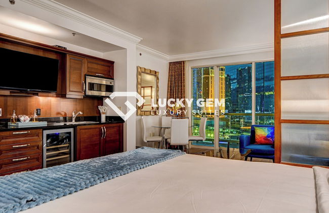 Lucky Gem Penthouse Suites at MGM Signature - Photo 33