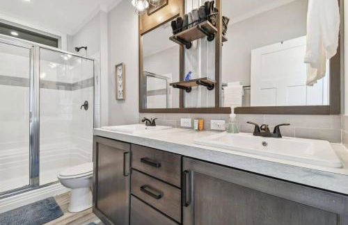 2 Bed Cozy Home, Dade City, Pickle Ball and Pool - Photo 19