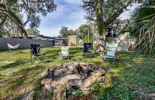 Riverfront Floral City Stay with Dock and Hot Tub! - Foto 23