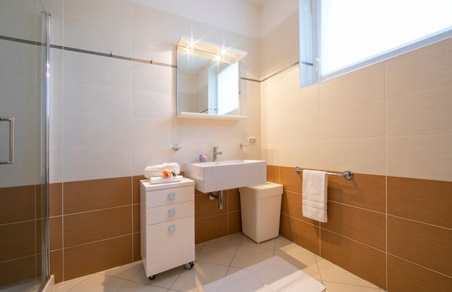 Vista di Maccagno Fantastico Pool - Foto 13