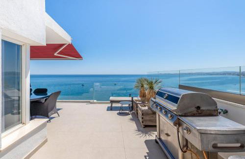 The Penthouse Panorama Exclusive Seafront Estate - Photo 31