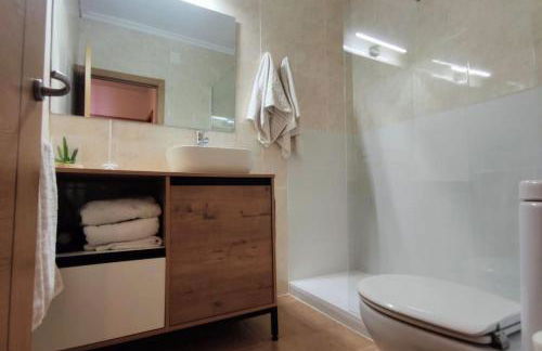 ¡Espectacular apto con vistas al mar con Wifi! - Foto 13