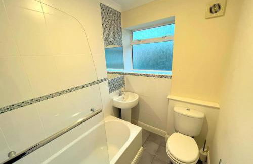 2-bed Flat - Wallington - 6min walk to station - Foto 10