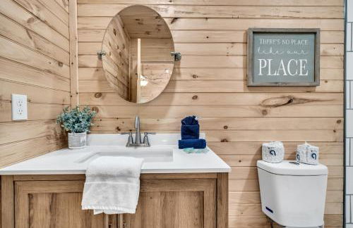 The Chalet At Greenbriar Creek - Pickleball Court, Creek, WIFI, Mountain Views, Starting at 79" - Photo 7