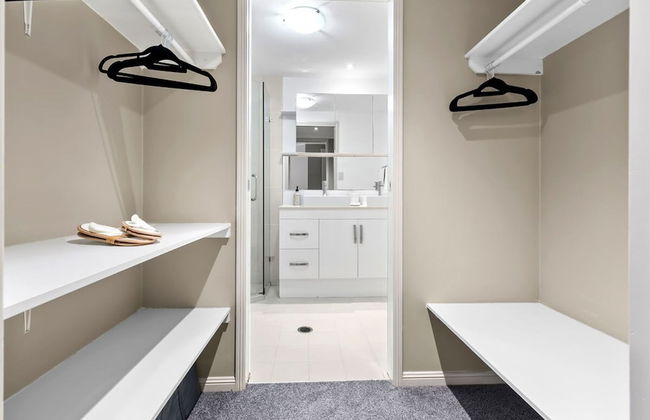 Reef Apartment Cairns - 4 Pools Resort BBQ - Photo 21