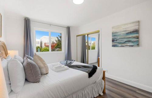 Stunning 2 Bedroom 1 Bath Home near BART - Photo 38