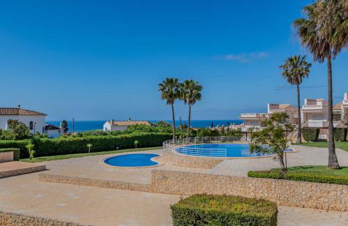 Amazing View With Pool - Photo 1