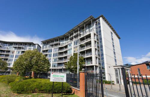 Vista Verde - Luxury City Penthouse 2BR - Sleeps up to 6 - Parking - Photo 65