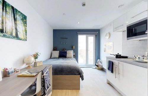 For Students Only The Bridge in Newcastle - Photo 3