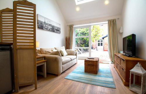 The Garden Suite Annex, Hoole by Rework Accommodation - Photo 25