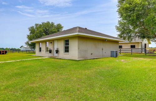 Idyllic Anthony Home Riding Arena with Mirror Wall! - Photo 20