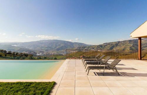 Douro Valley Luxury Home with Vineyard and Infinity Pool - Photo 1