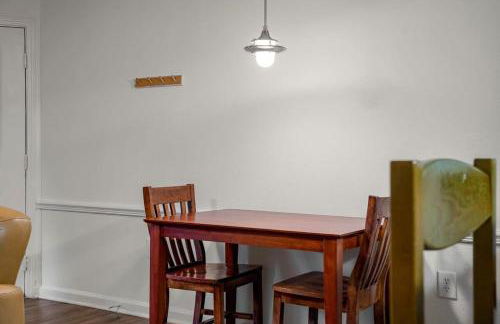 Long Term Stays Allowed Pet Friendly & Pool - Foto 28