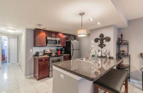 HARRY POTTER LIVES HERE! Unforgettable Home, Pool, Sleeps 8, Near Dis, LOW Rates! - Foto 39