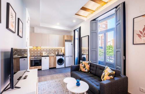 Classy Studio Apartment with Unique Design - Photo 2