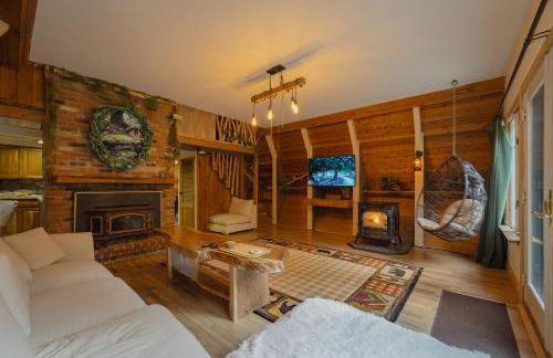 Enchanting River- Water Front A-Frame Cabin - Foto 7