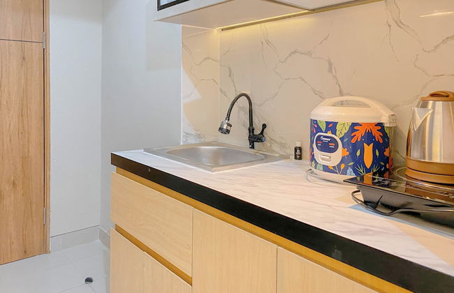 Restful and Homey Studio at LRT City Jatibening Apartment - Photo 6