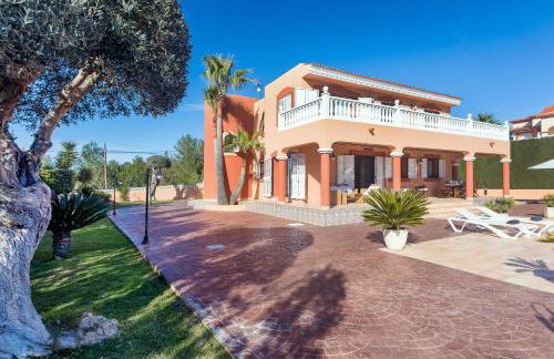 Villa close to Ibiza Town Sleeps 12 - Photo 20