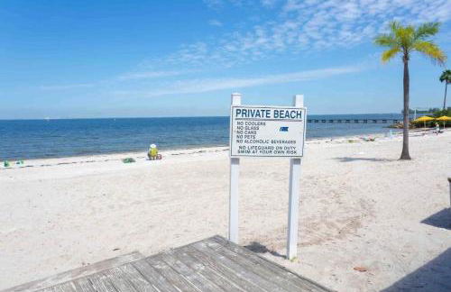 Perfect getaway with pool, hot tub and world class views - Foto 14