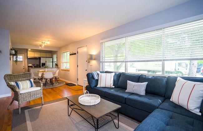 The Denver Den in Mayfair Park Enormous Backyard With Grill Sleeps 7 - Photo 14