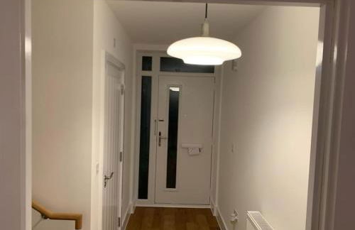 Spacious Entire 4 Bed House With 2 Free Parking Bays Early Check-in Late Check- Out Allowed - Foto 20