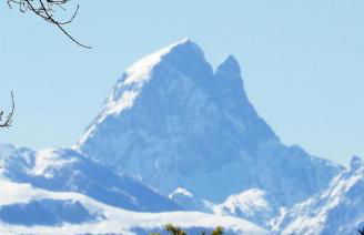 Bel appartement T2 refait à neuf avec piscine couverte de juin à fin septembre, près des stations de ski avec navette et draps et serviettes compris - Foto 26