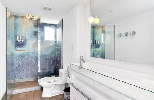 Stunning Views 2BD Condo at Hotel w Pool, Bar - Foto 27