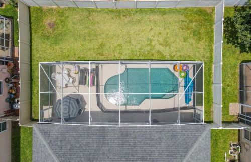 H504E Single Level POOL Home Themed Room by Disney - Foto 42