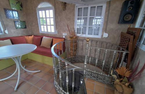 A un metro Sevilla. - Foto 13