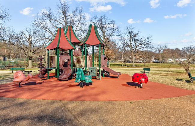 Metropolitan Escape I JZ Vacation Rentals - Photo 25