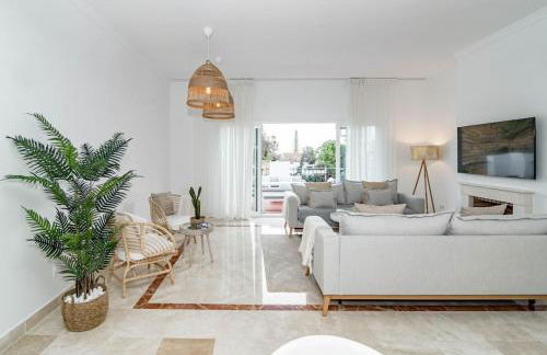 PA18- Stunning flat gym indoor and outdoor pool - Photo 59