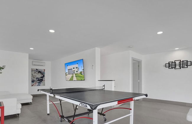 3-storey Home with Beautiful Lake View - Foto 20