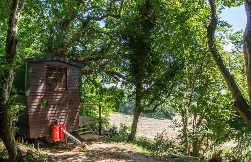 Extraordinary Huts Ltd - Photo 25