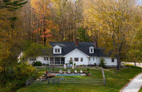 Elegant 7BR Estate with Pool & Hot Tub in Berkshires - Foto 58