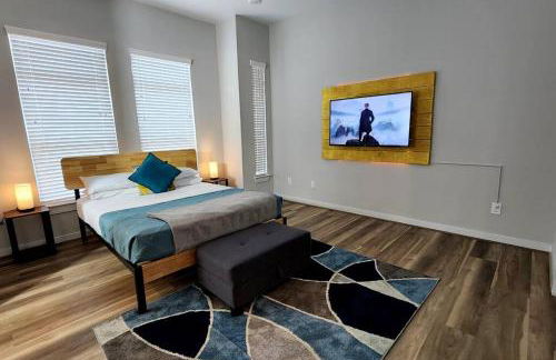 Galleria Exquisite Three Story Home Brand New Development - Foto 15