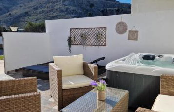 Stergios Suite with Private Jacuzzi - Photo 34