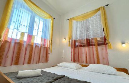 VILLAMAR beachfront apartments with FREE private parking - Foto 76