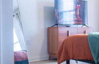 Two Story Penthouse, 2 Bedrooms with 2 and a half bathrooms, 2 Balconies, Skyline View, Pool - Foto 45