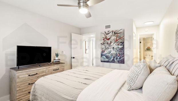 Brilliantly Decorated Condo for Your Perfect Beach Escape by RedAwning - Foto 2, Habitación