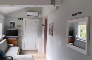 Io's Guest House - Photo 30
