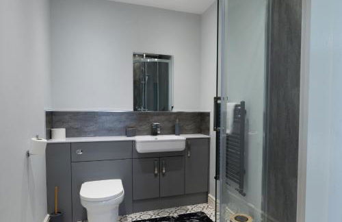 Field View- Amazing 5 bed, Great for contractors and families - Foto 11