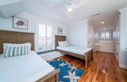 Backyard Oasis- Steps 2 Beach, Private Pool & Bar, Sleeps 16, 7 Bedrooms 5 and a half bathrooms "The Lucky Penny" - Foto 55