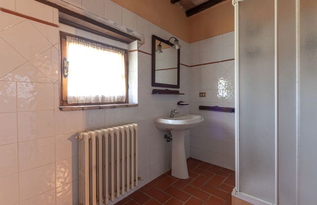 2 bedroom House in Cinigiano with private pool and garden - Photo 16