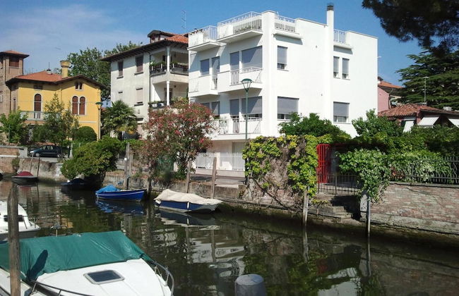 Villa Venice Movie - Photo 57