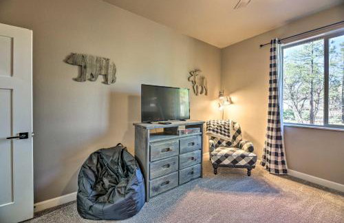 Hot Tub & Ponderosa Views! Luxe Cabin in Lakeside - Foto 22