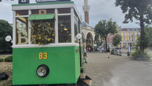 Feel the City: Insider Walking Tour of Sofia With a Local Expert Guide - Foto 2