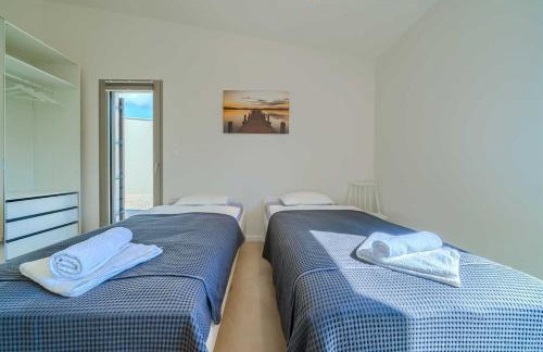 NEW Villa Pine Haven , Private Heated Pool Sleeps 8, Tranquil Retreat - Foto 18