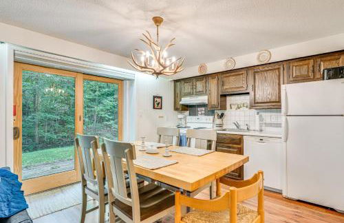 Renovated Ski-InandSki-Out Peru Condo at Bromley Mtn - Foto 11